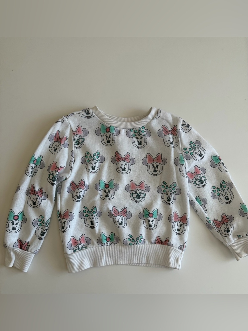 Disney Minnie Mouse White Pullover Sweatshirt in 5T